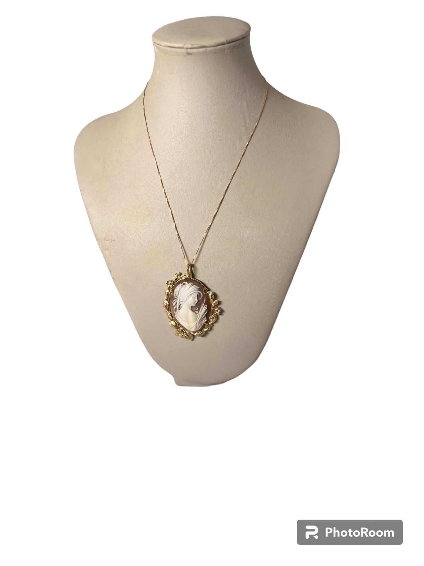 Cameo Pendant Woman Profile