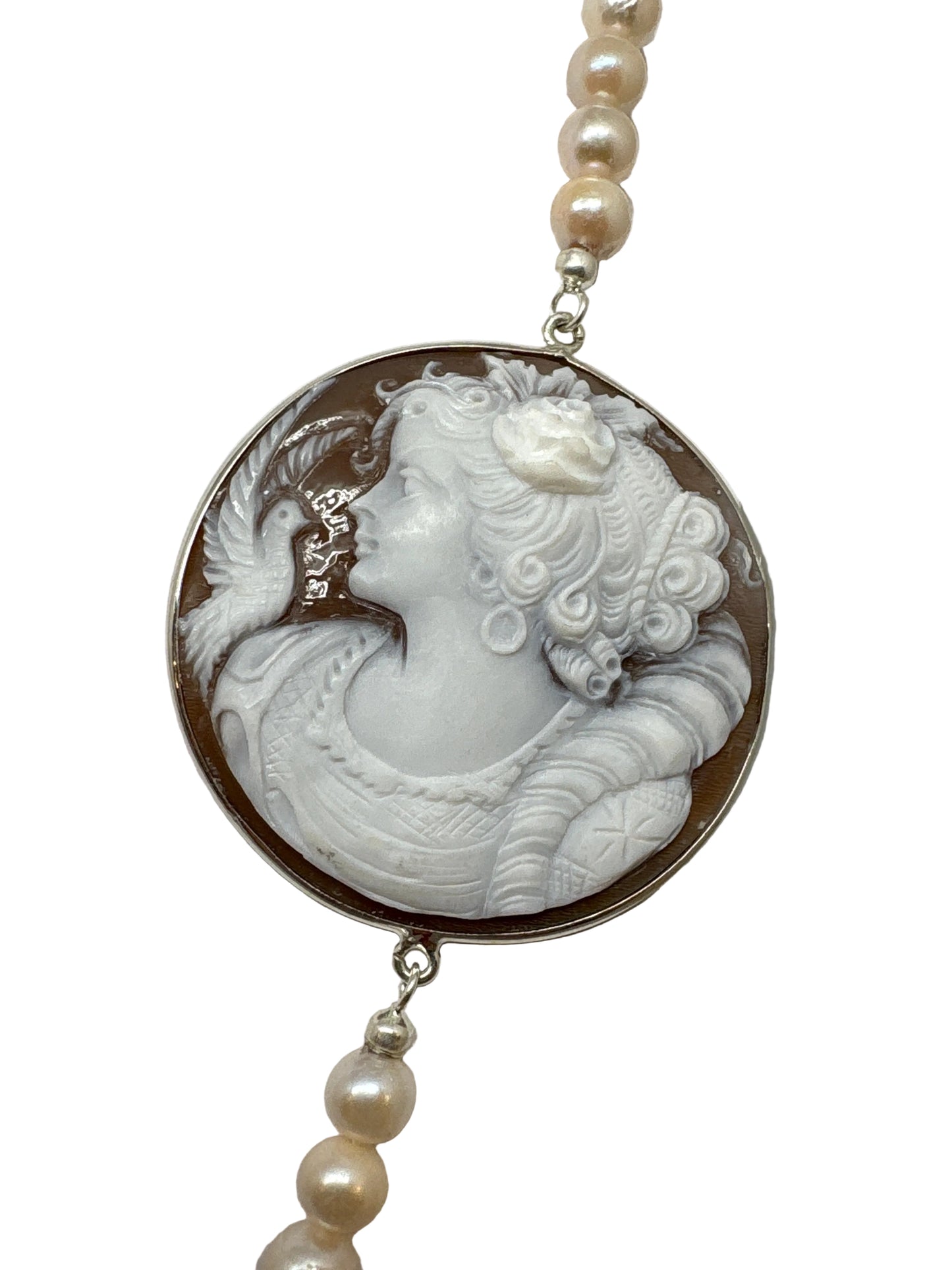 Collana in Perle e Cammeo incisione "Donna con Colomba"
