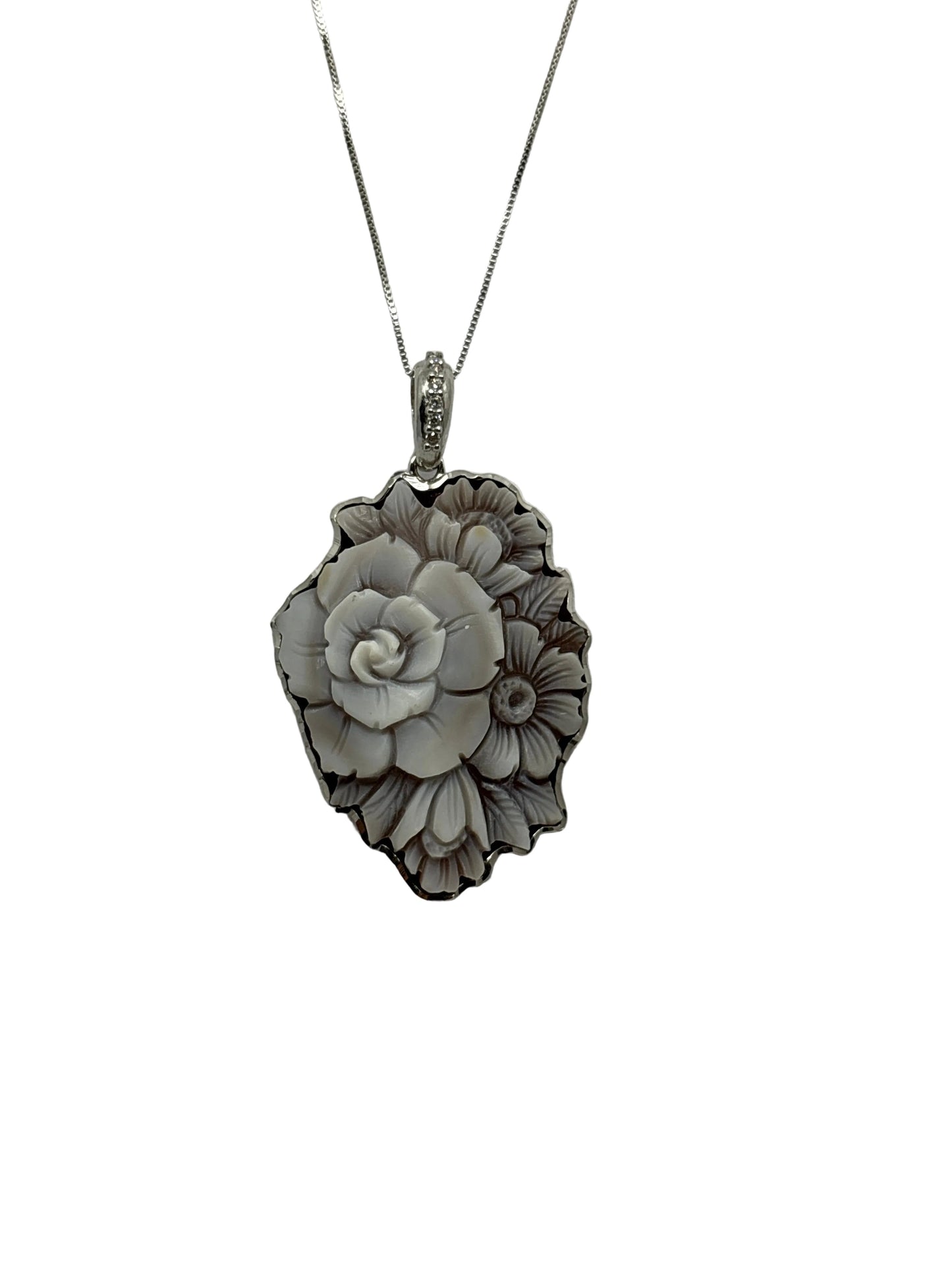 Pendente in Cammeo incisione "Fiore"
