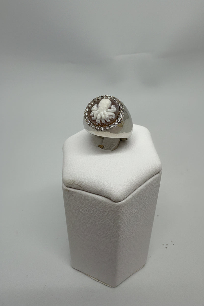 Anello in Cammeo Artistico incisione "Polpo"