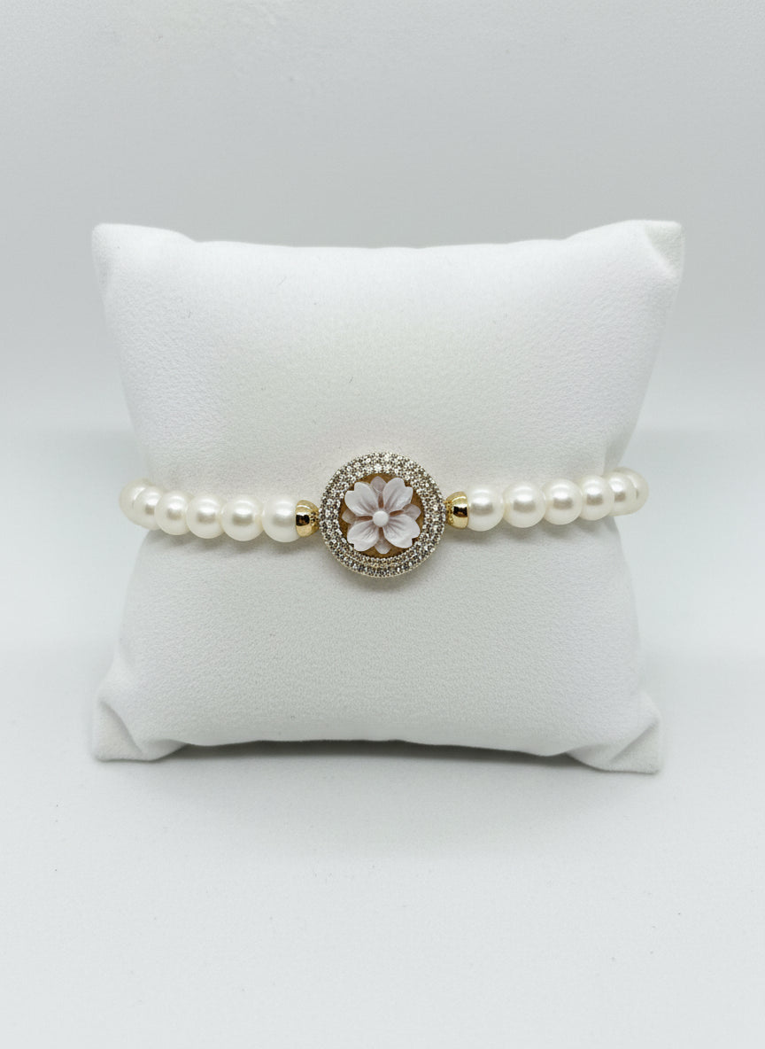 Bracciali in Perle e Cammeo incisione "Fiore"