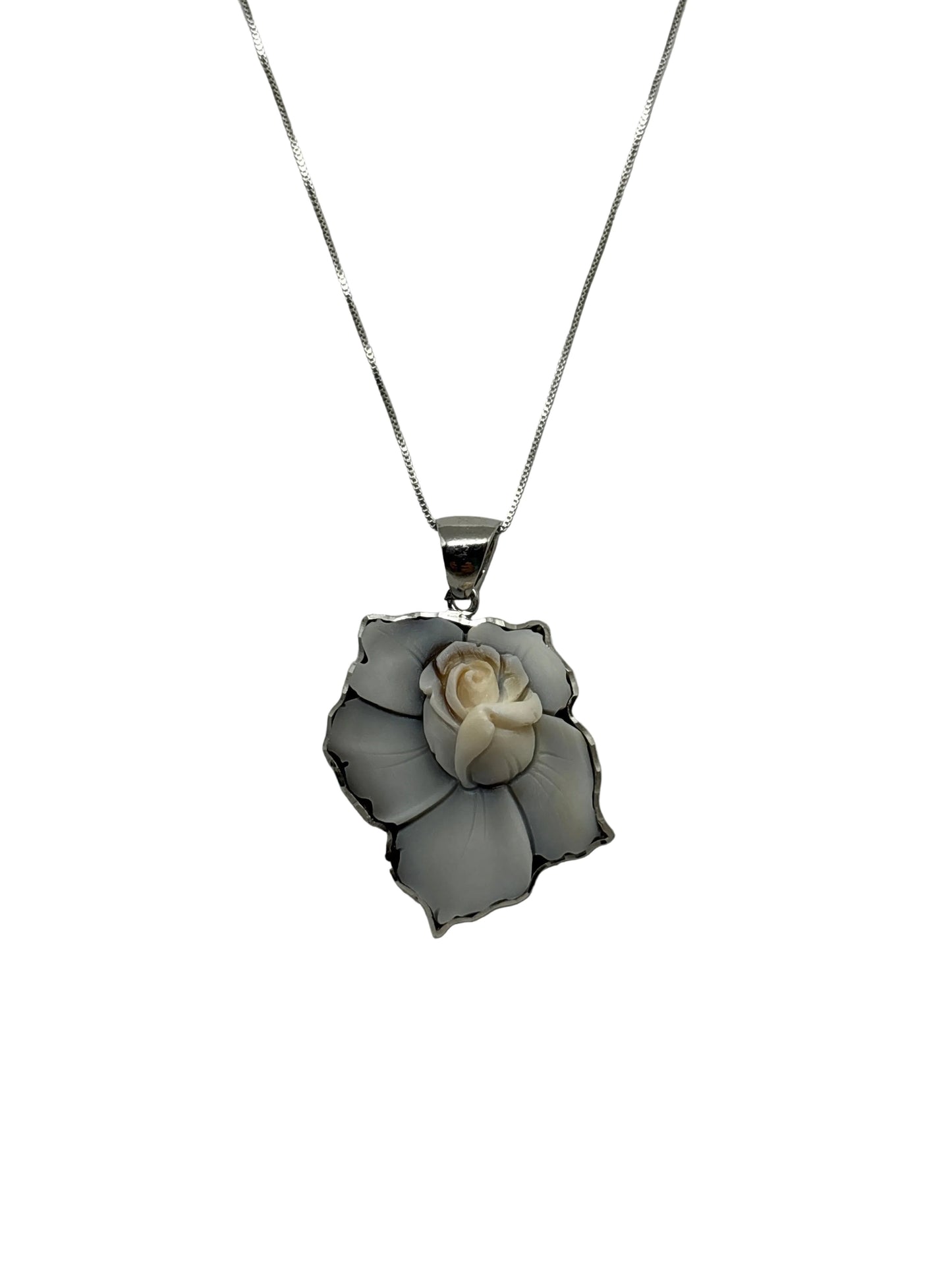 Pendente in Cammeo incisione "Fiore"