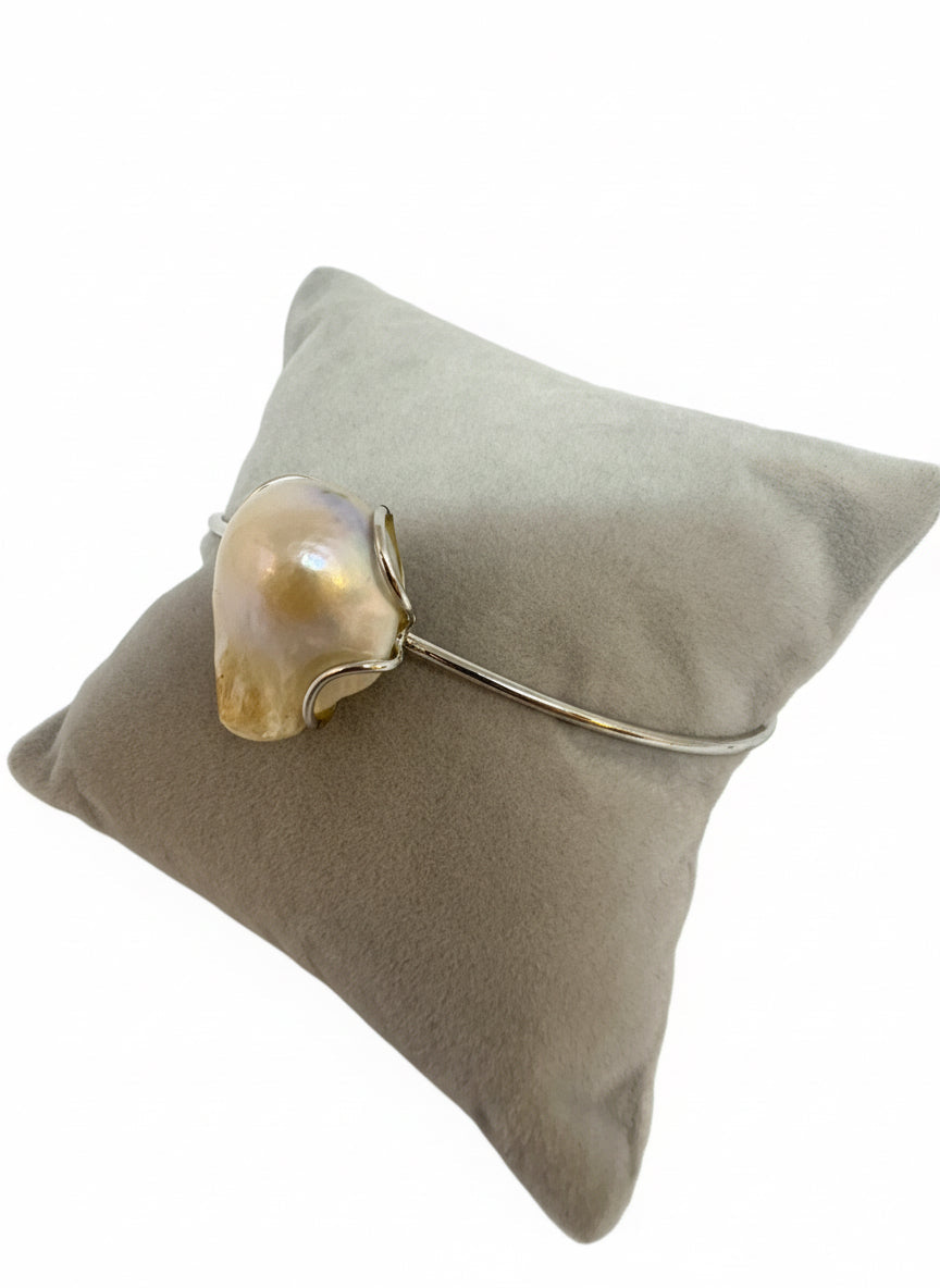 Bracciale Rigido con Perla Barocca