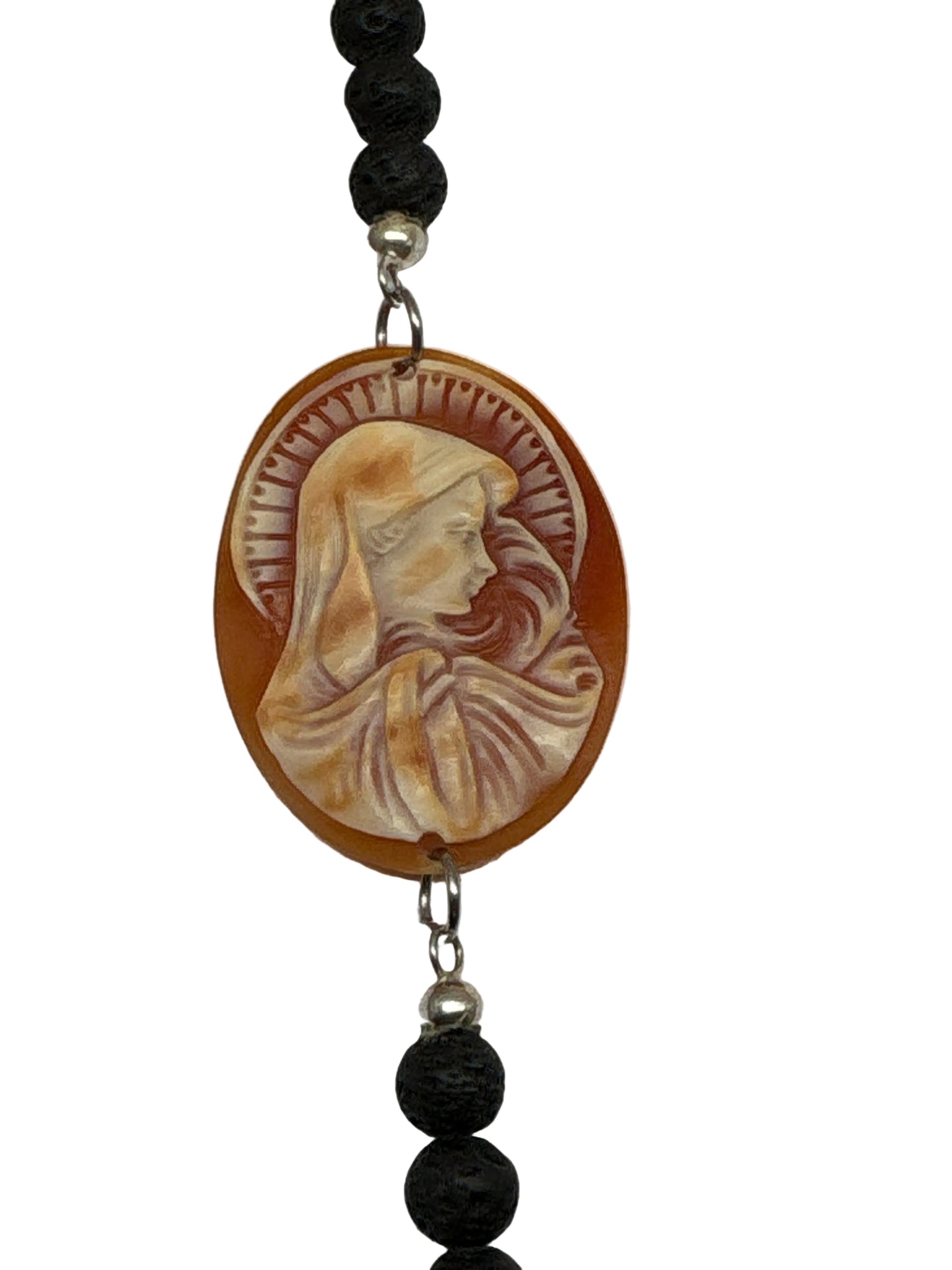 Collana in Cammeo e Pietra Lavica incisione "Profilo di Donna"