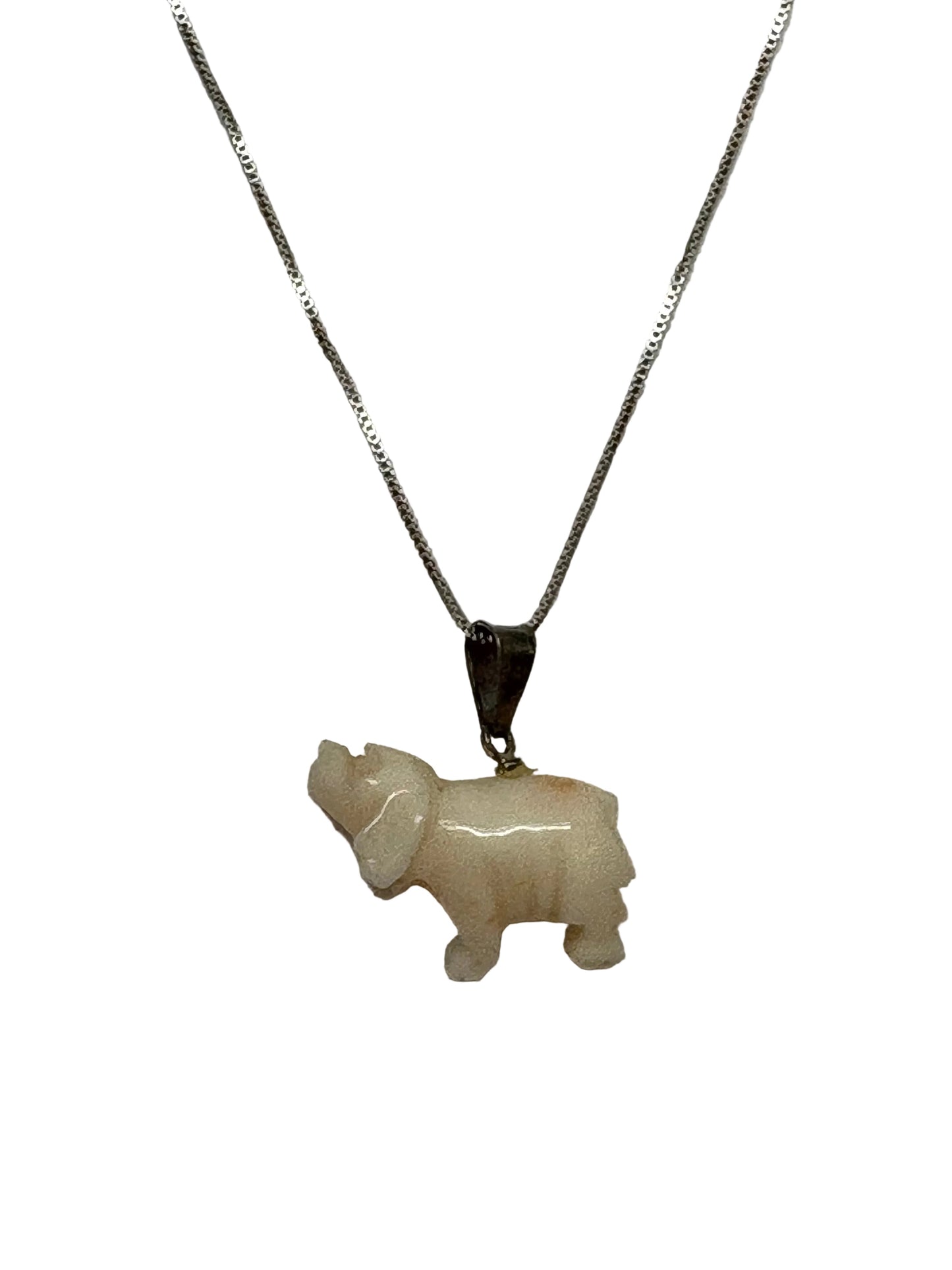 Pendente in Corallo Bianco "Cane"