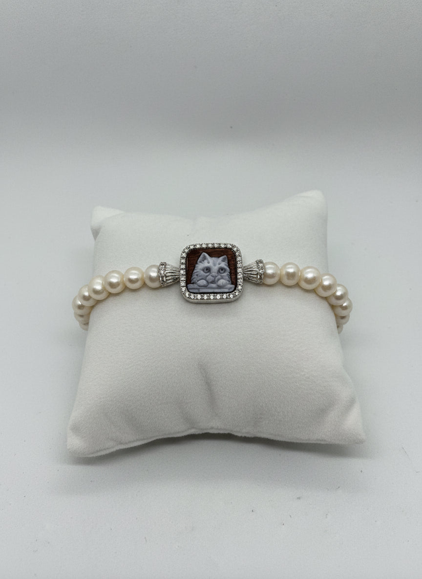 Bracciale in Perle e Cammeo incisione "Gatto"