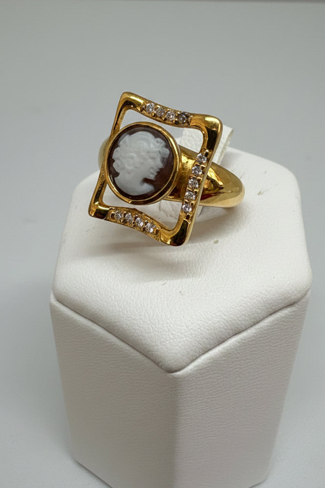 Anello in Cammeo incisione Volto di Donna