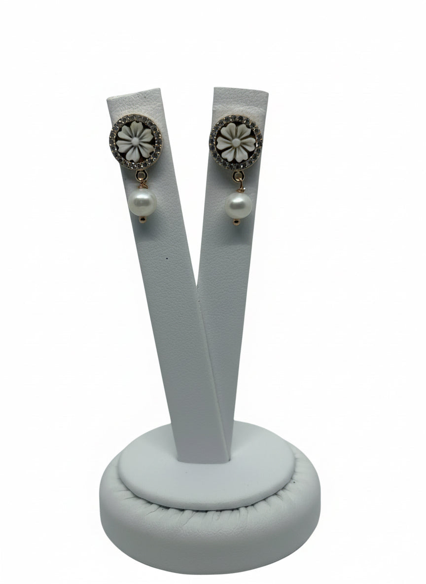 Orecchini in Cammeo incisione "Fiori"