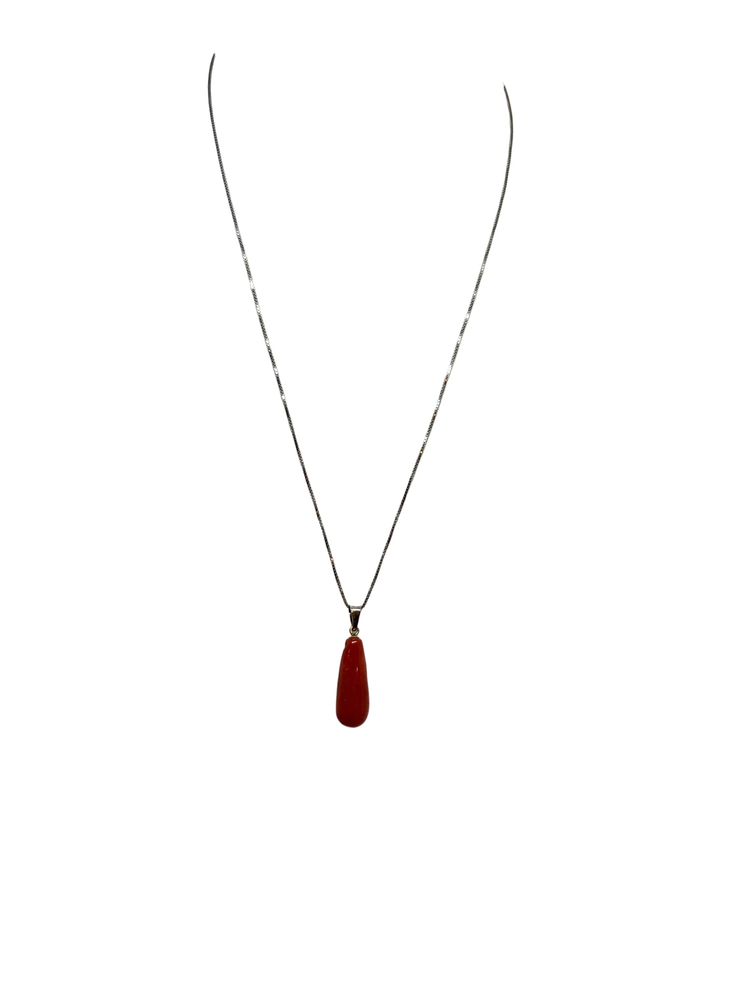 Collana in Argento con Pendente in Corallo
