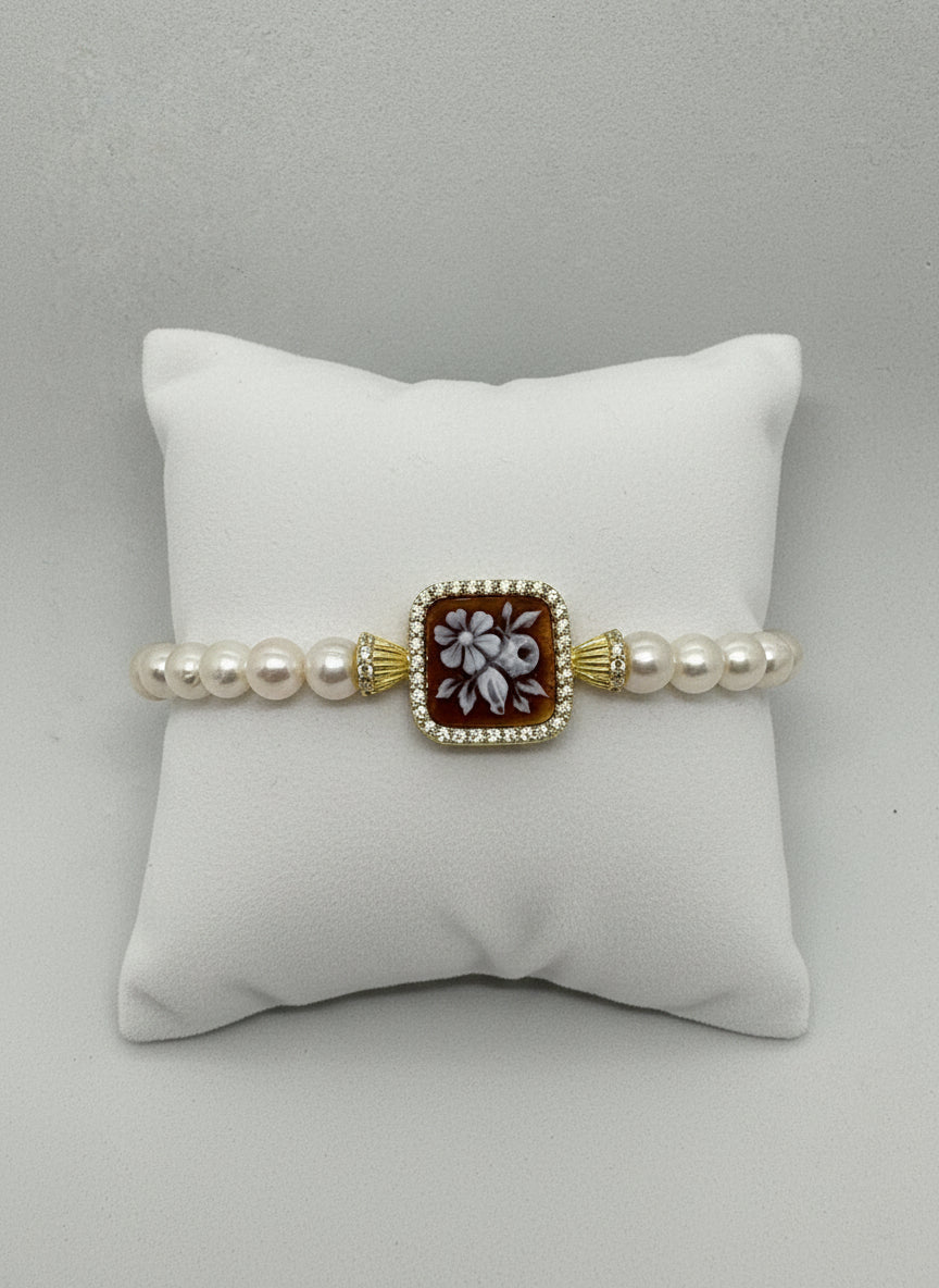 Bracciali in Perle e Cammeo incisione "Fiore"