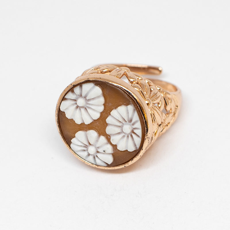 Italian Daisy Cameo Ring Daisy Cameo