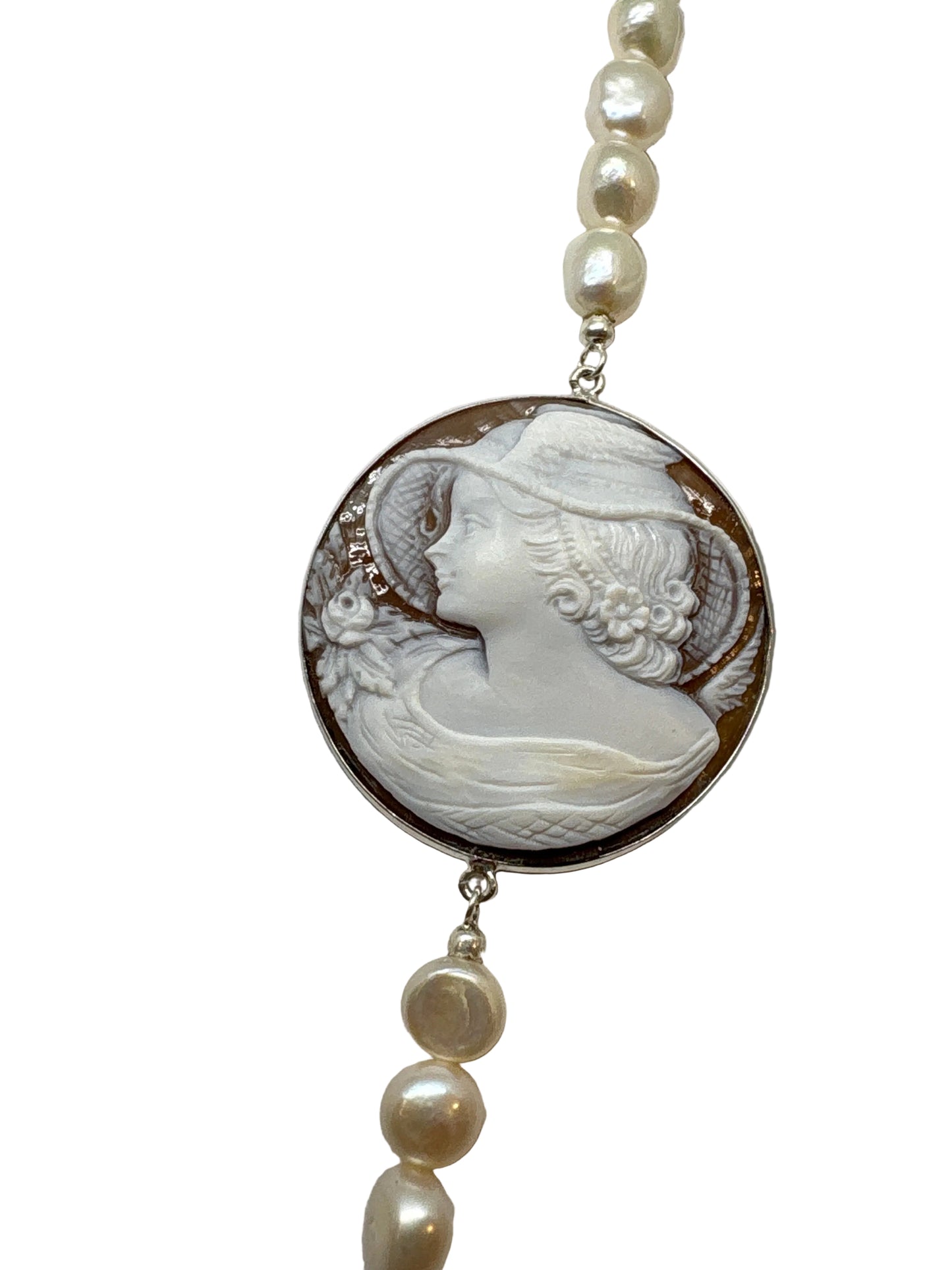 Collana in Perle e Cammeo incisione "Donna con Cappello"