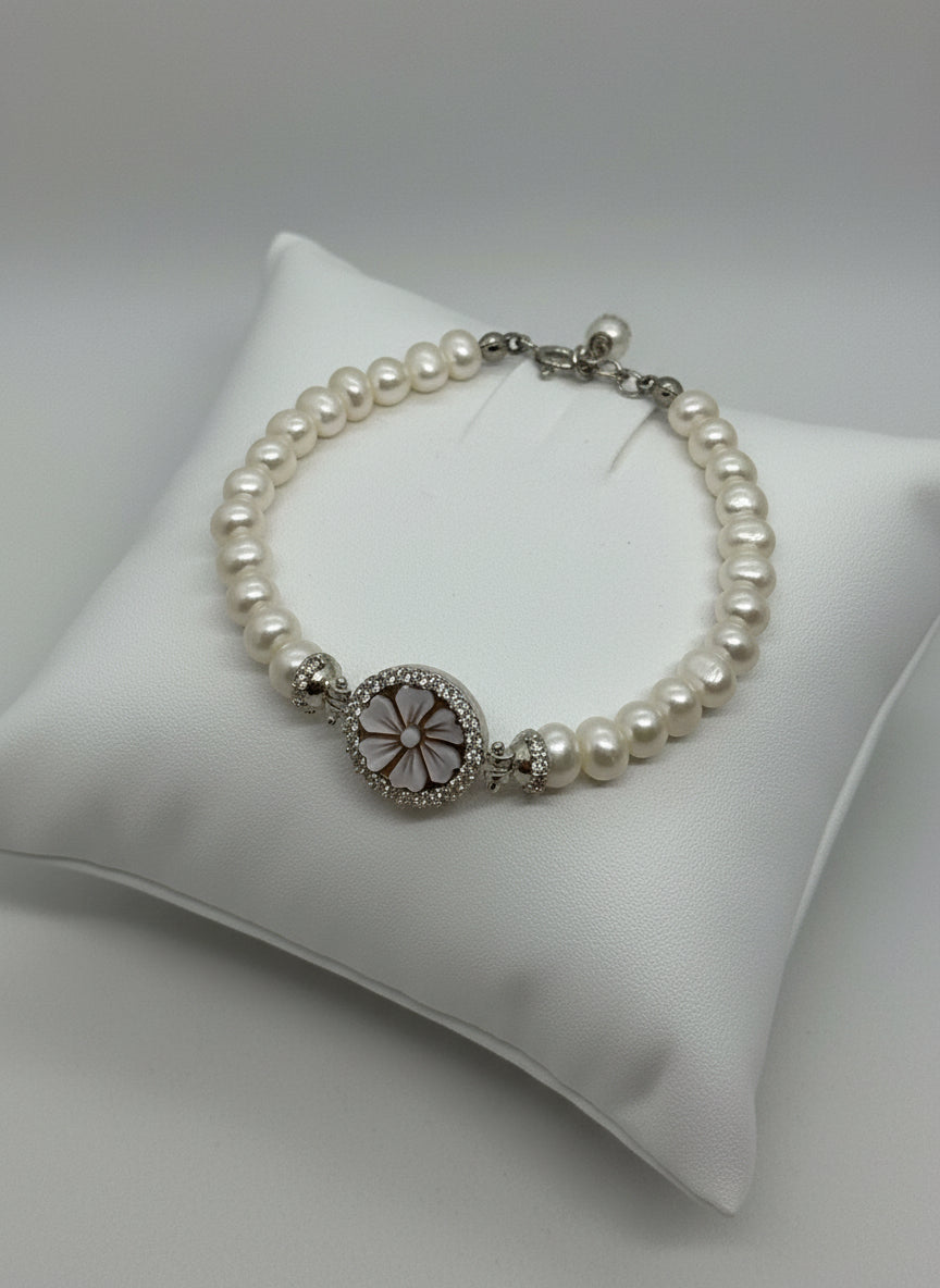 Bracciale in Perle e Cammeo incisione "Fiori"