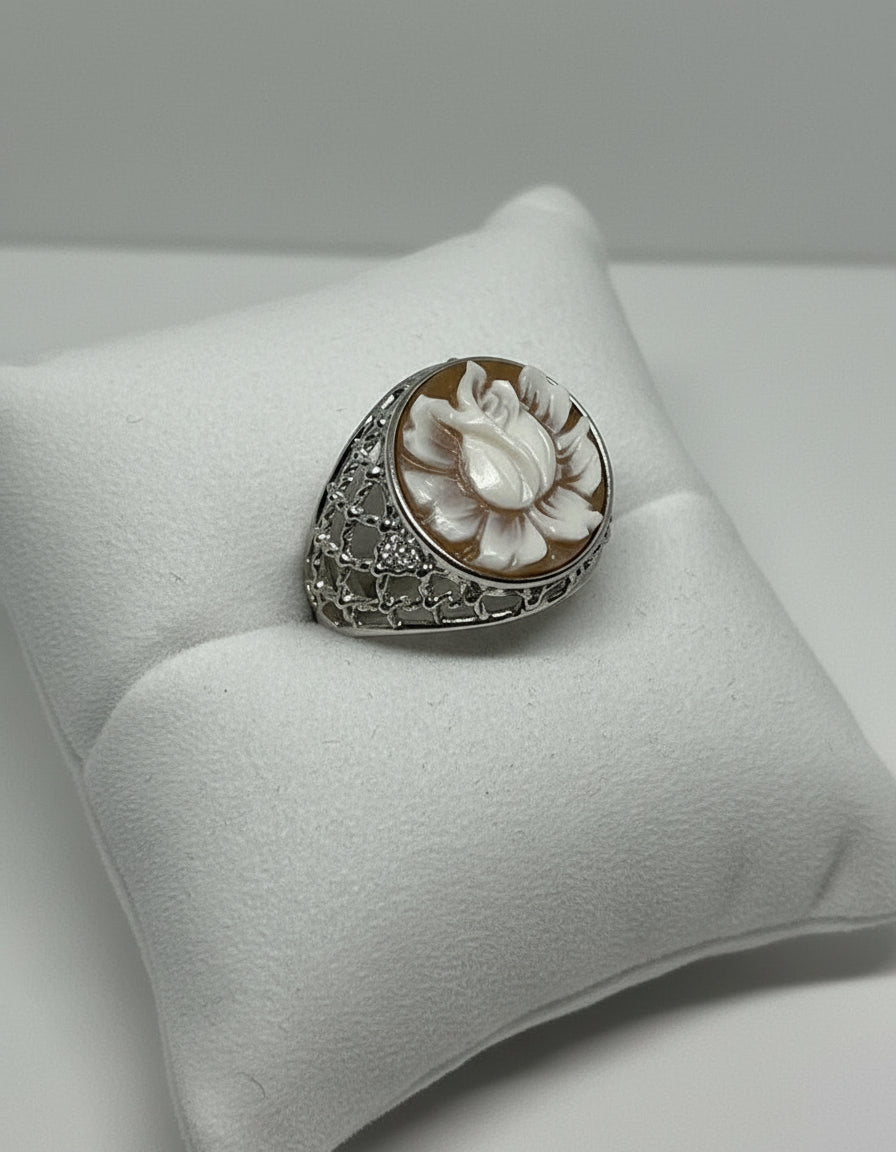 Anello in Cammeo incisione "Fiore"