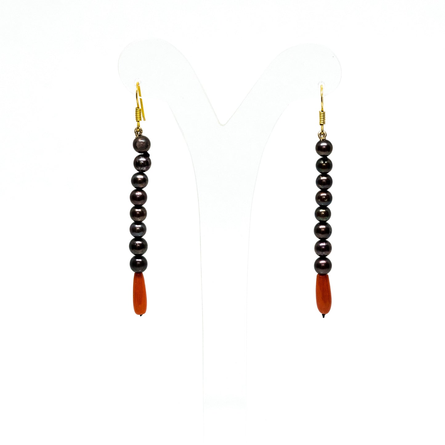 Orecchini con 8 Perle Nere e Corallo