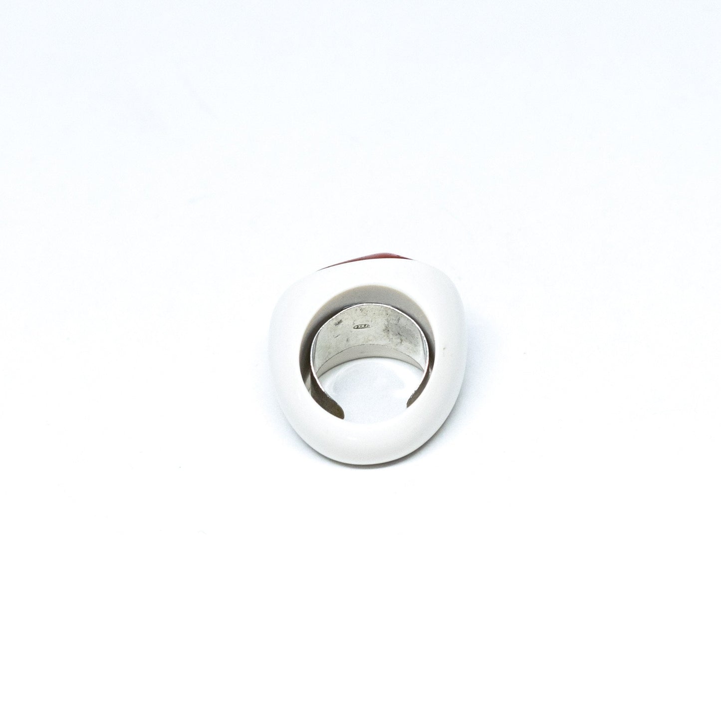 Anello in Pasta Bianca e Corallo Rosso