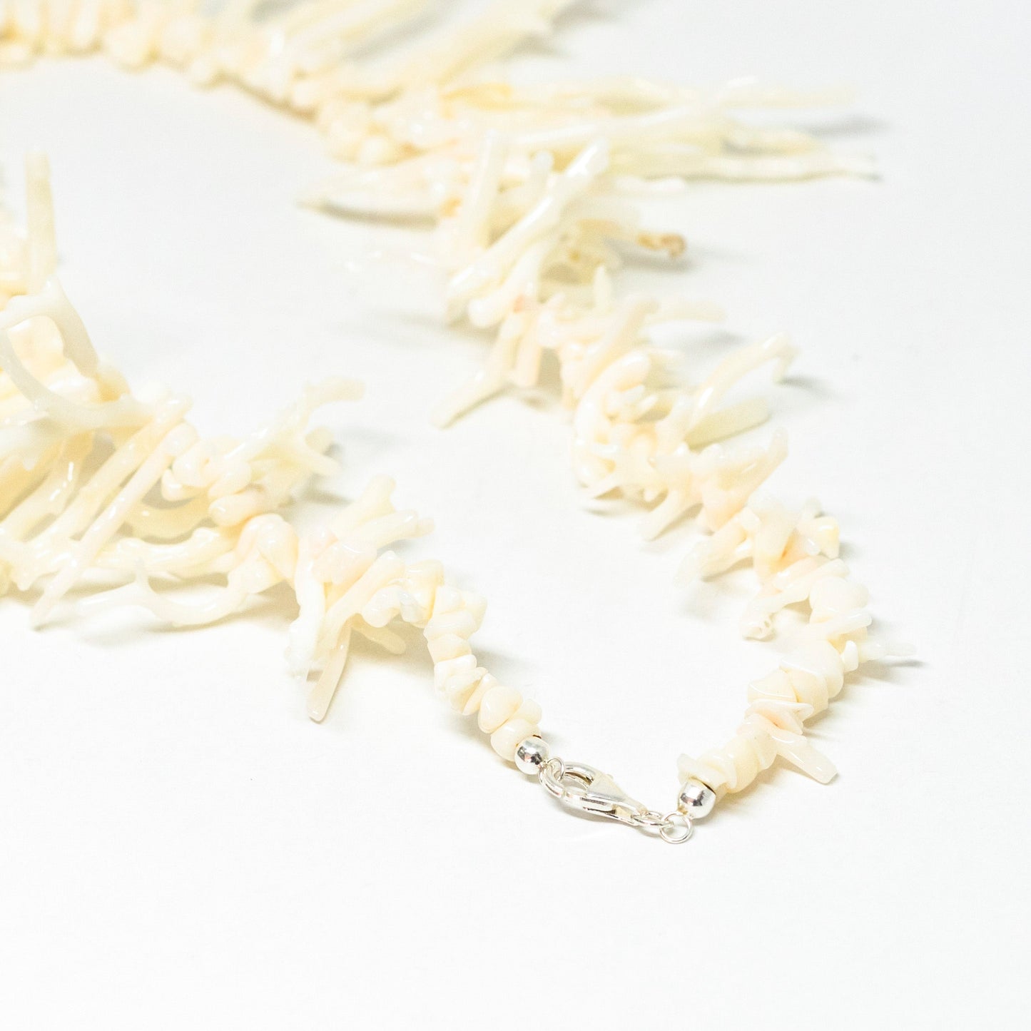 White Coral Fringes Necklace