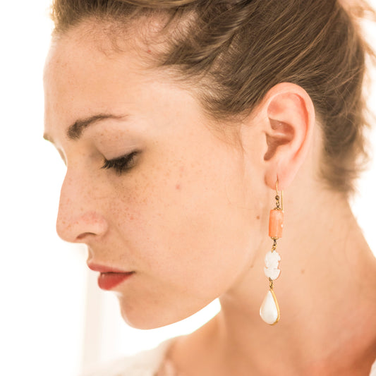 Orecchini in Corallo con Cammeo Profilo Donna