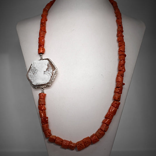 Collana-Corallo-Rosso-con-Cammeo