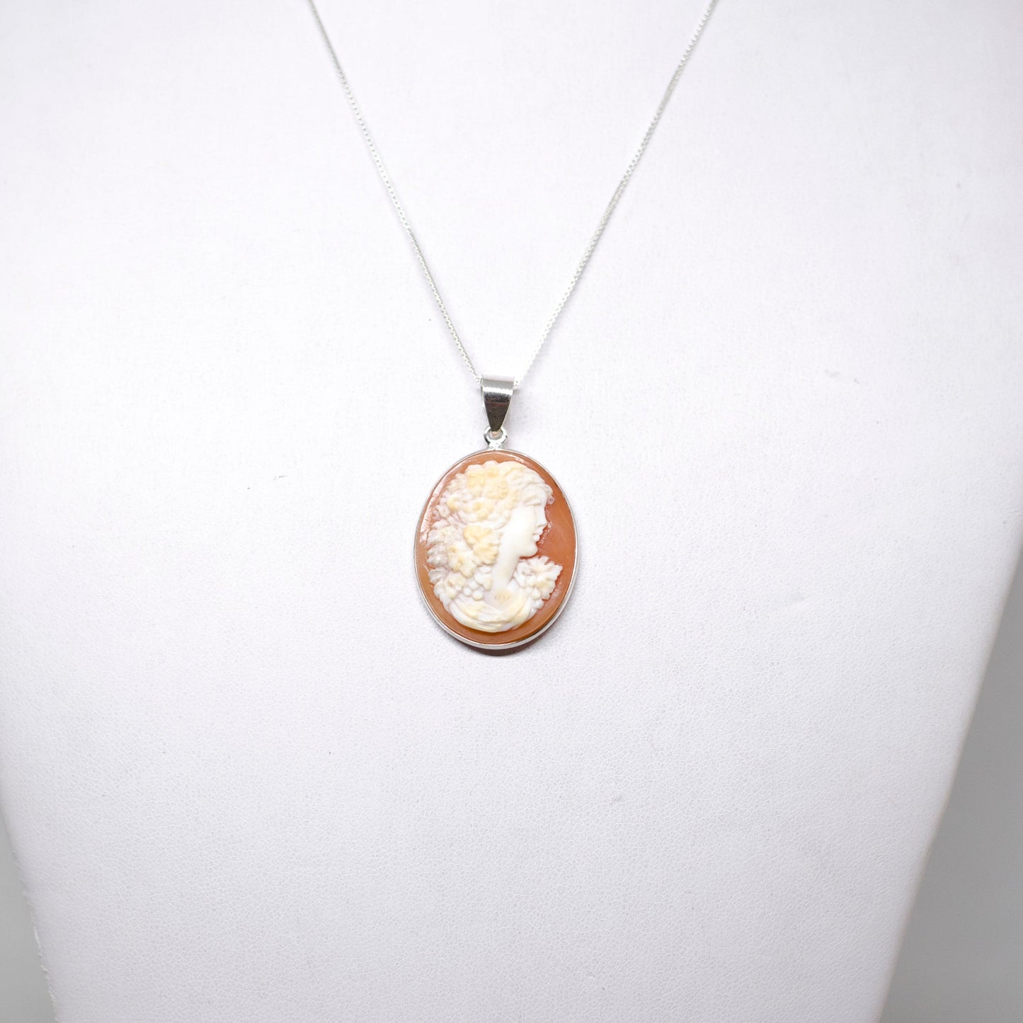 Pendente-Cammeo-Profilo-Donna