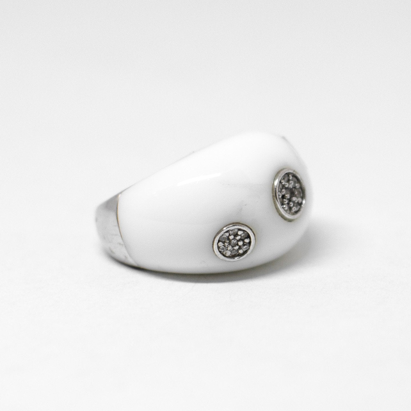 Agate and zirconia ring