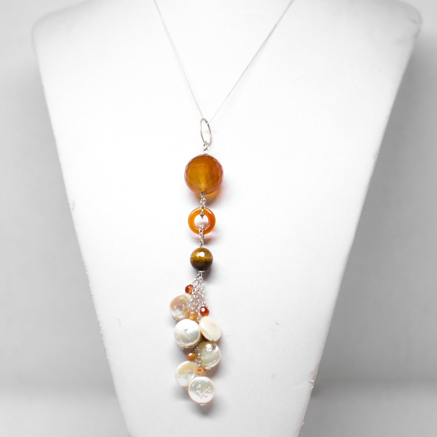 Mother of pearl and agate pendant