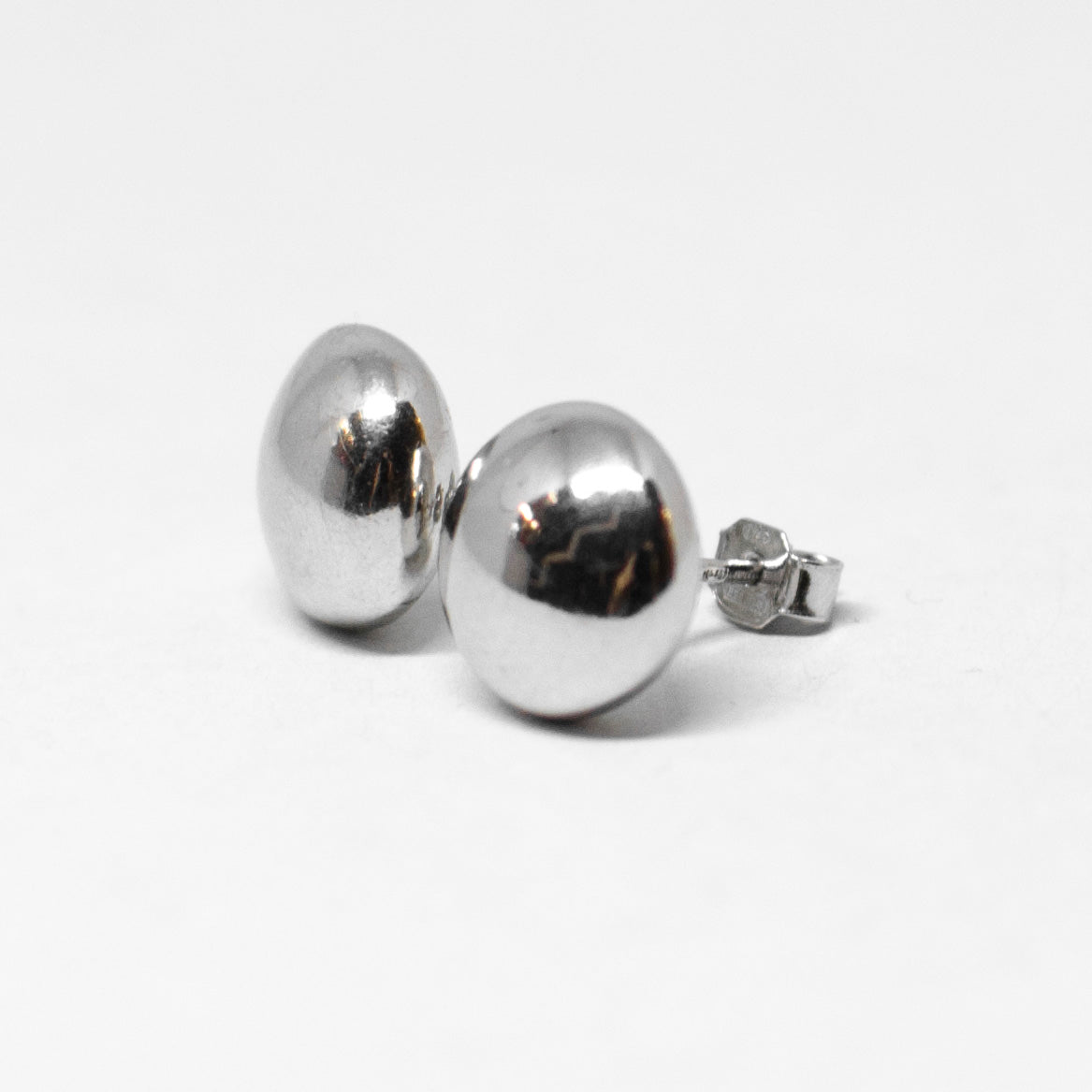 Earrings entirely in silver