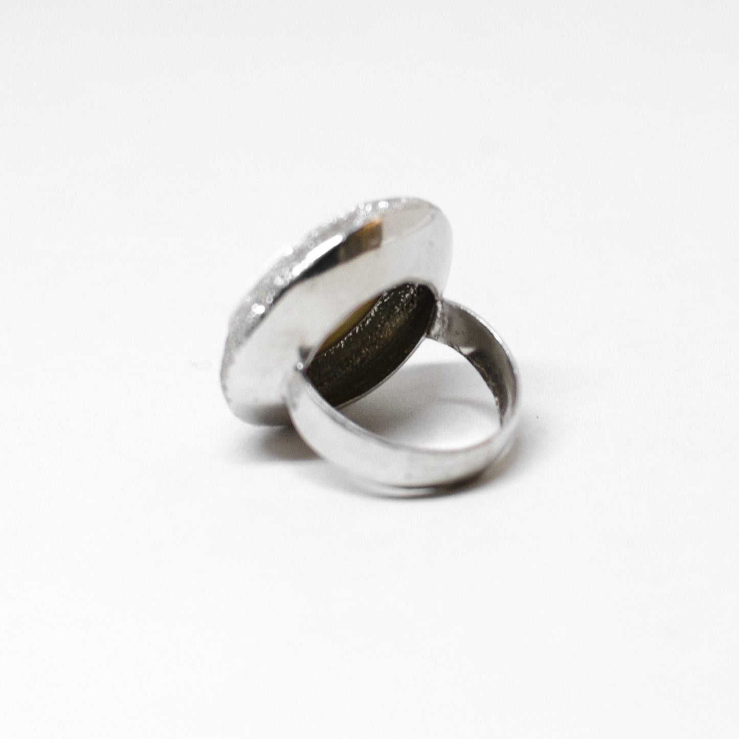 Cameo ring flower engraving
