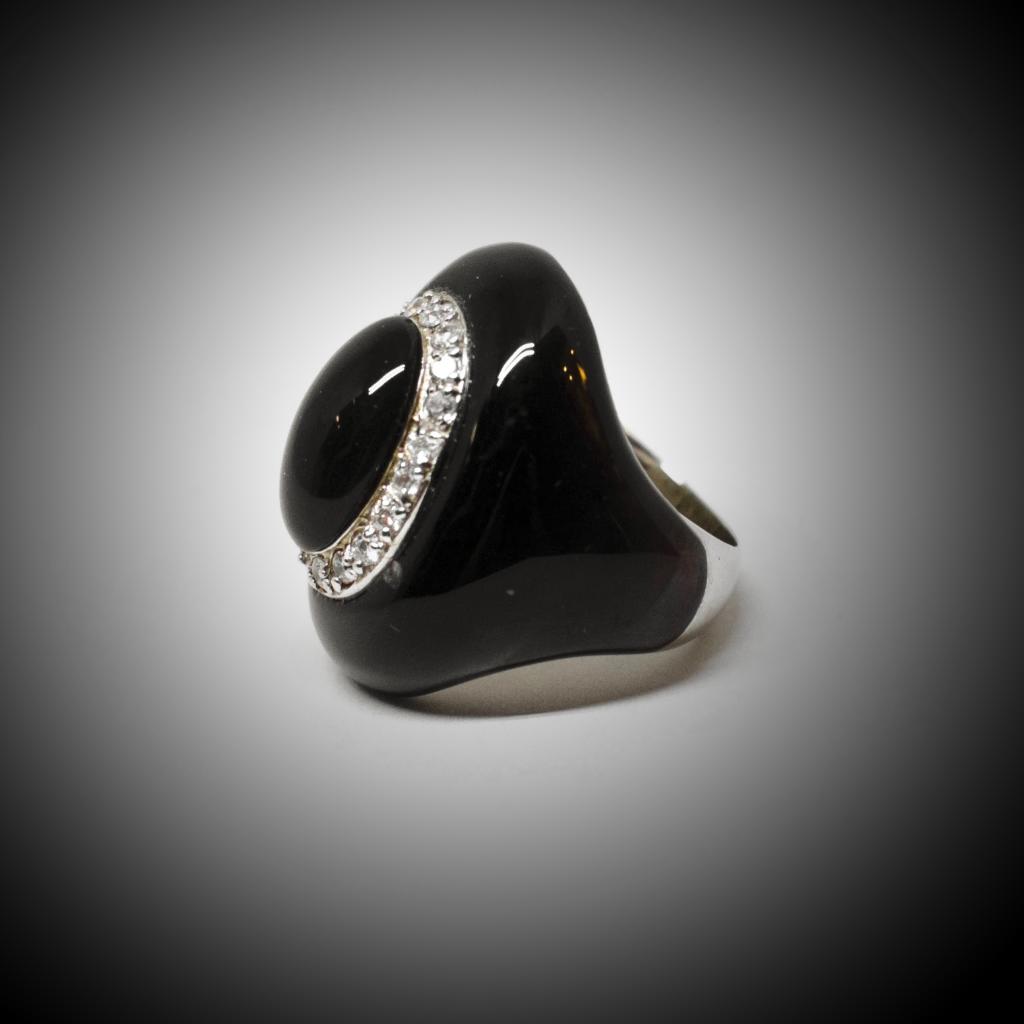 Onyx and zirconia ring