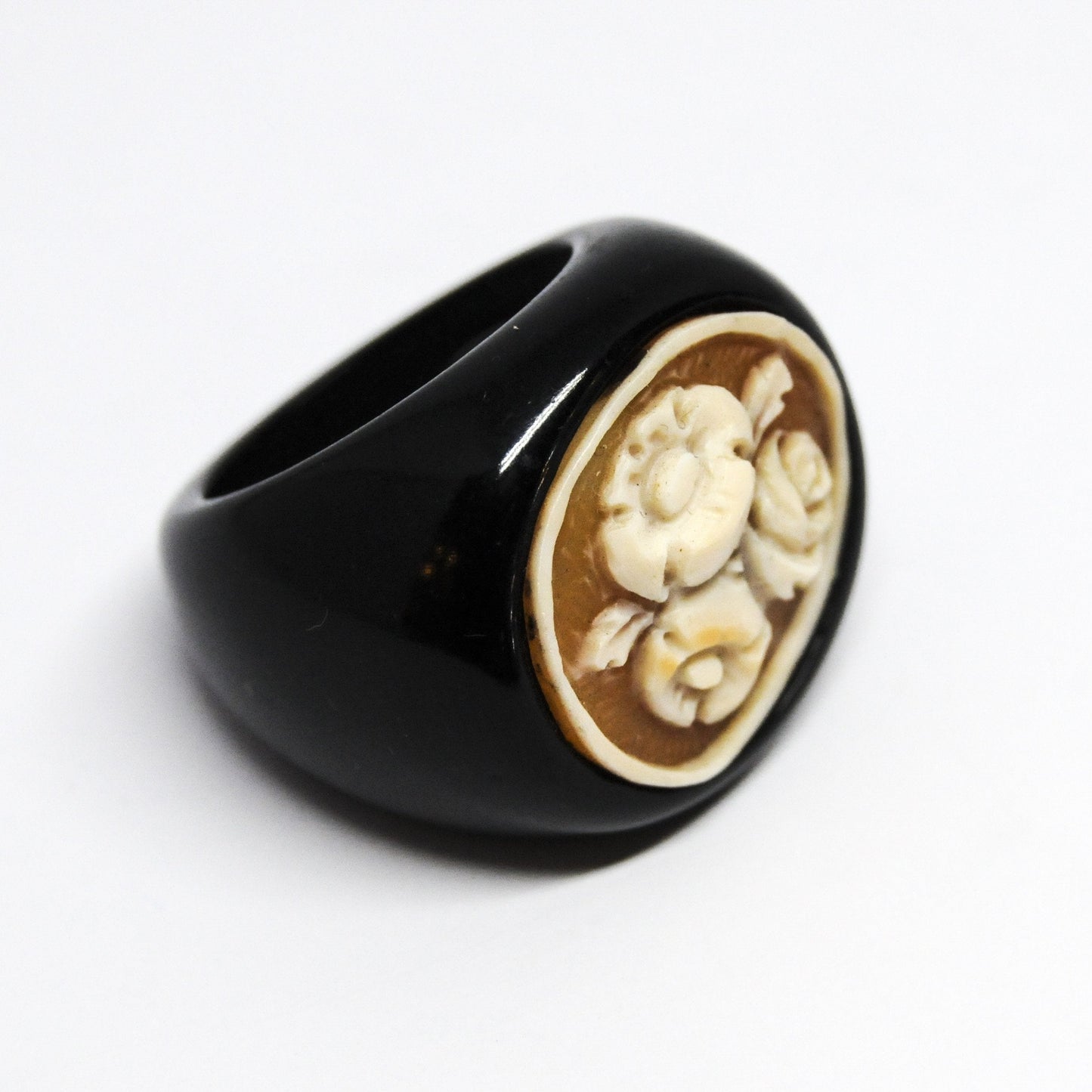 Anello-Cammeo-Incisione-Fiori