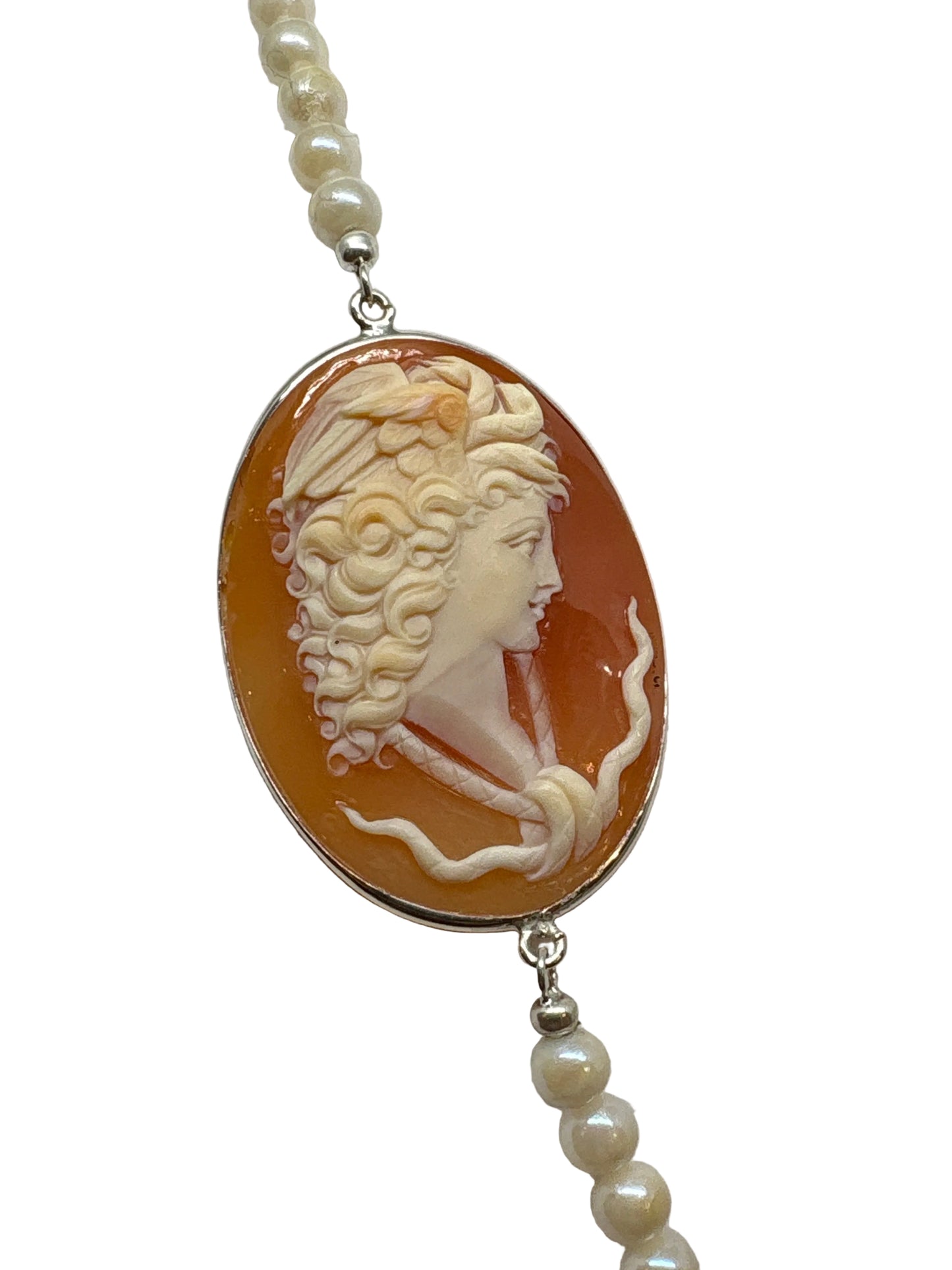Collana in Perle e Cammeo incisione "Medusa"