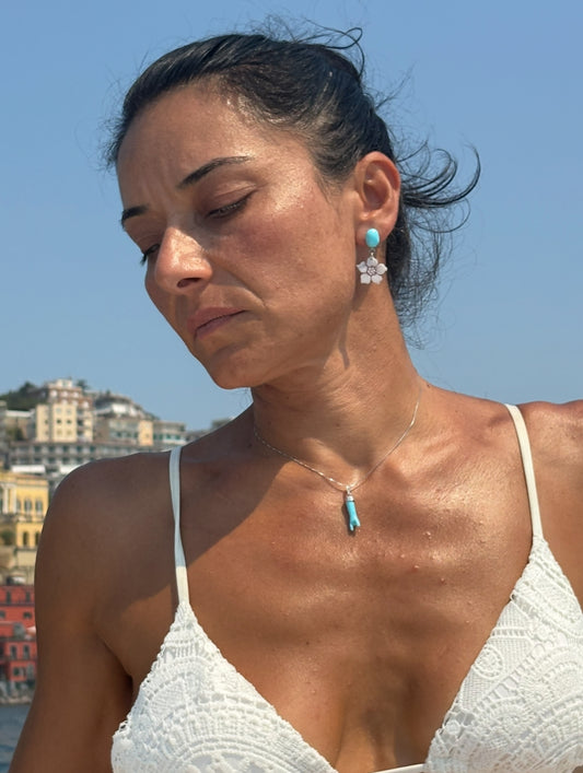 Orecchini in Cammeo e Pasta di Turchese