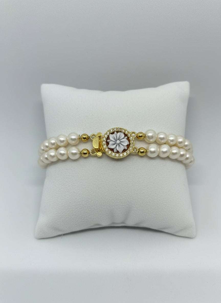 Bracciale in Perle e Cammeo incisione "Fiore"