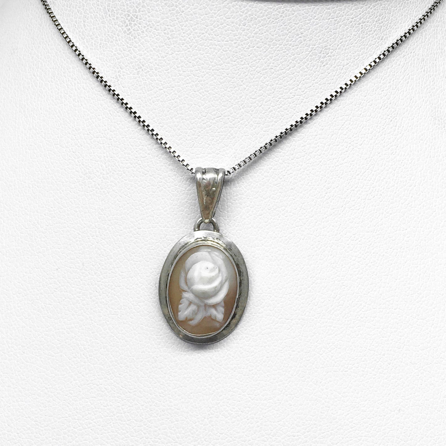 Pendente Cammeo Rosa in Rilievo