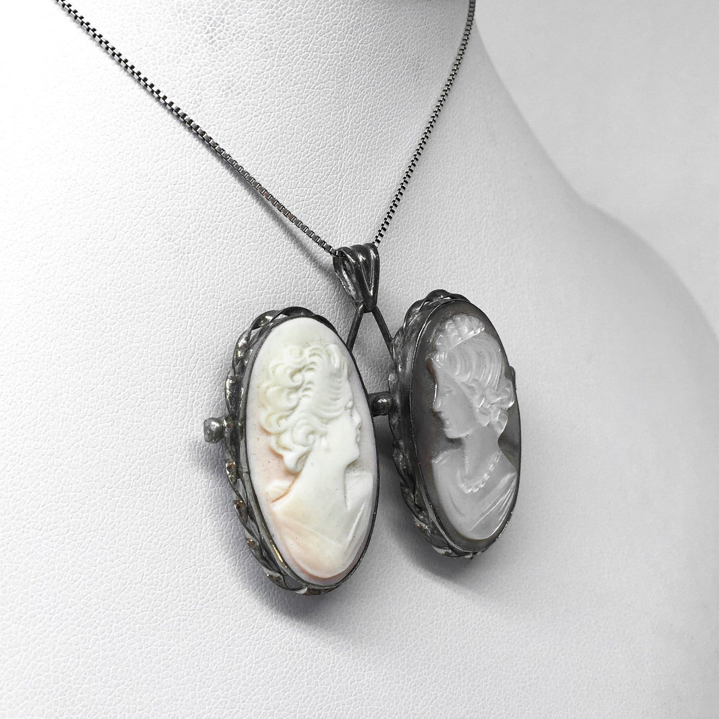 Pendant Brooch Cameo on Mother of Pearl and Pink Shell Woman Profile