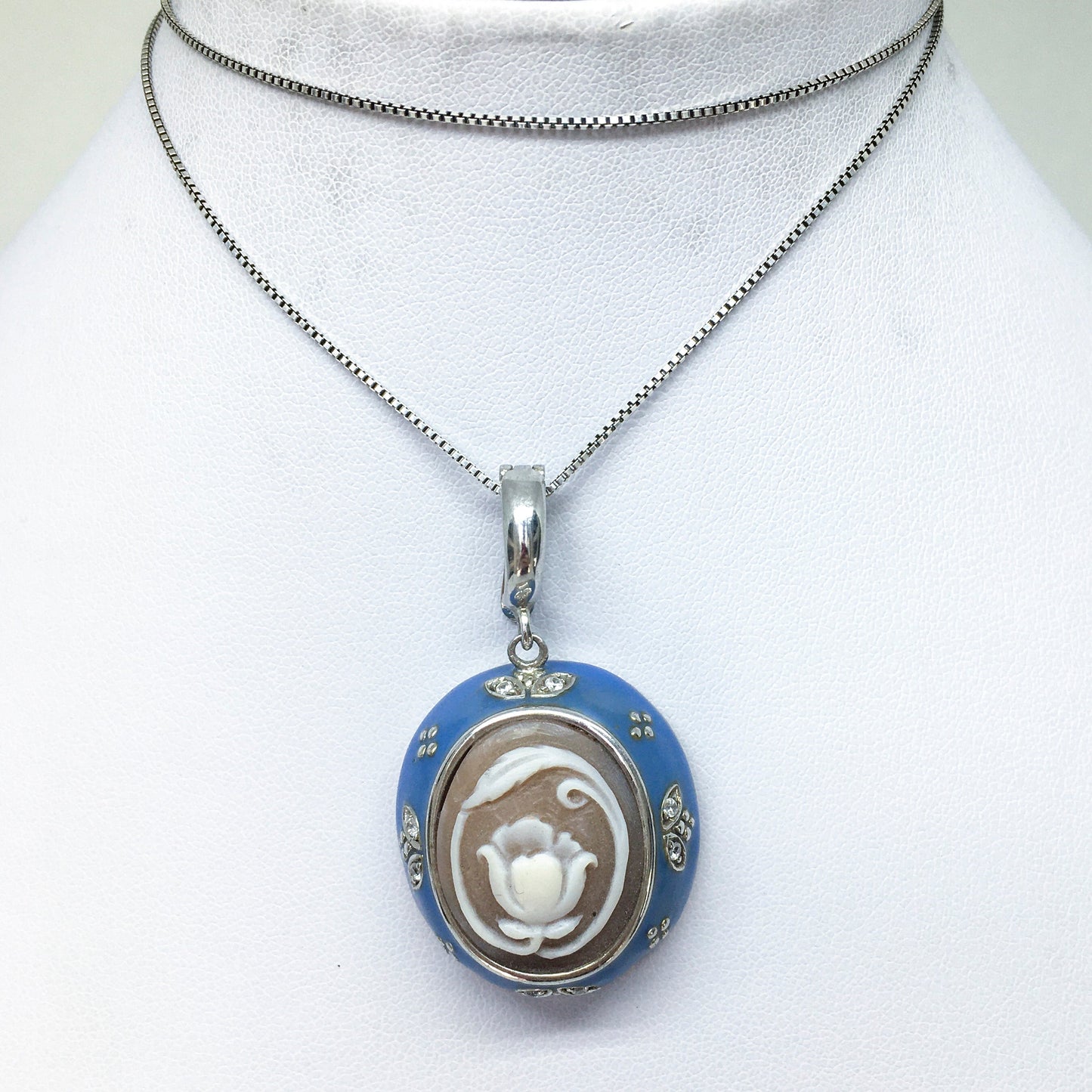 Italian Cameo Pendant Flower Cameo