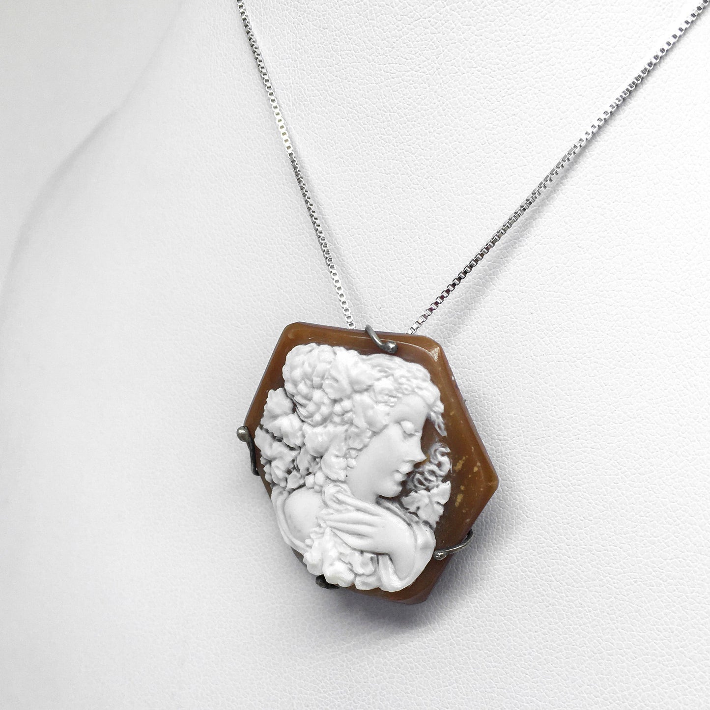 Pendente Spilla Cammeo Artistico Profilo con Mano