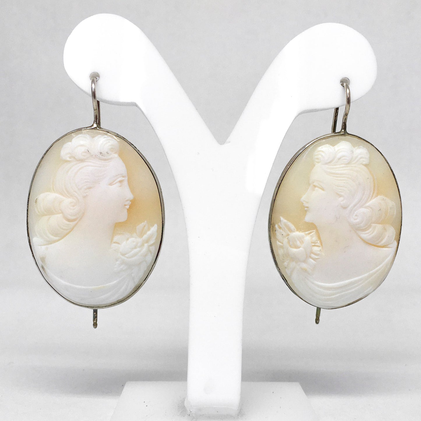 Orecchini-Cammeo-Antico-Profilo-Donna