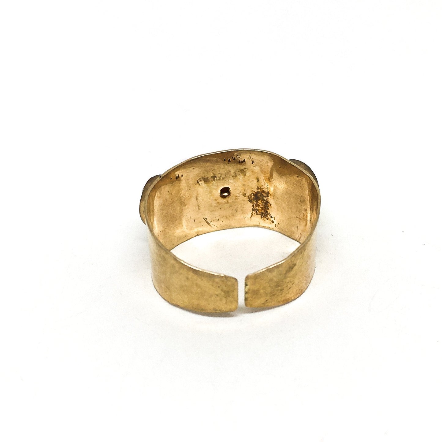 Cameo ring with women's profiles