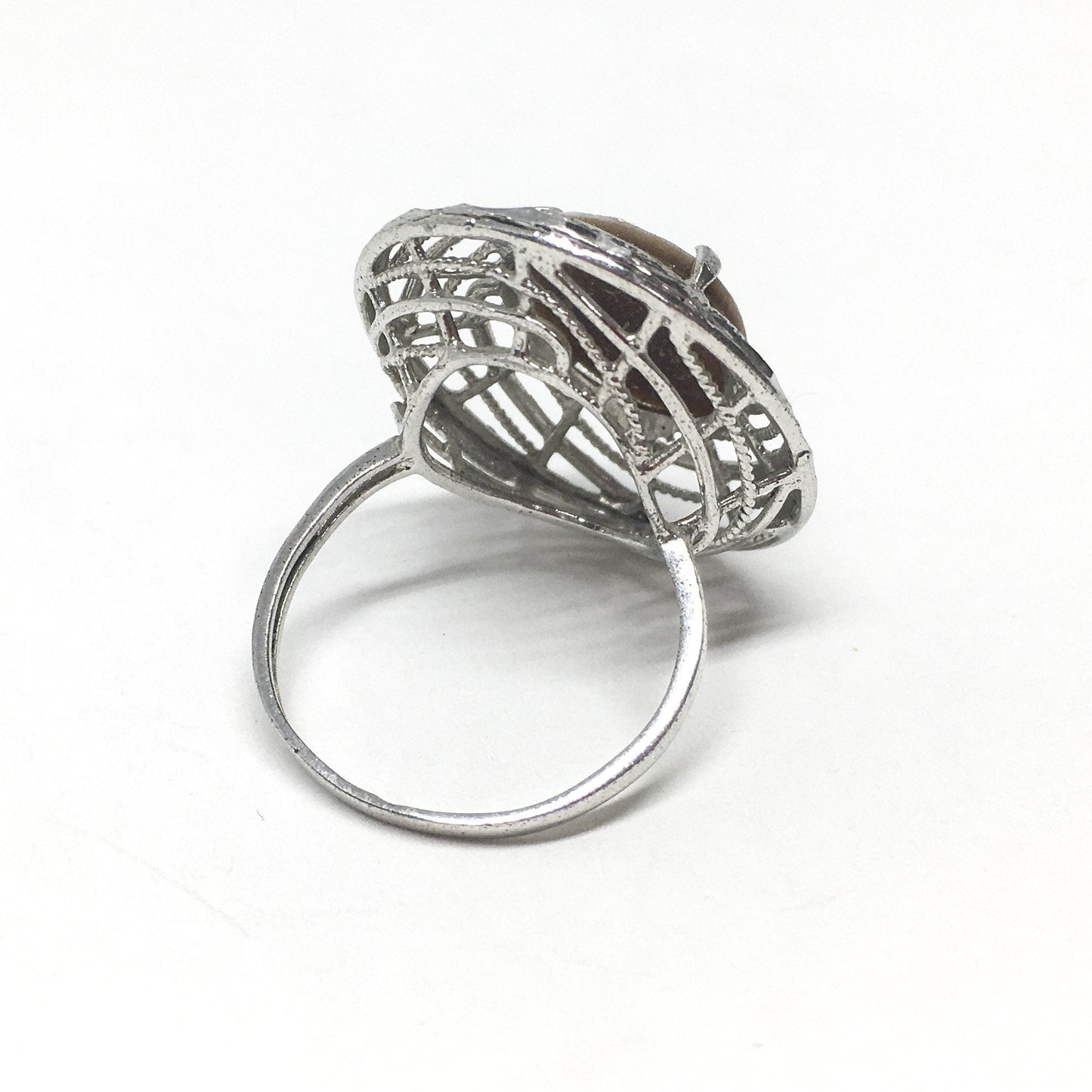 Cameo ring with cherub engraving