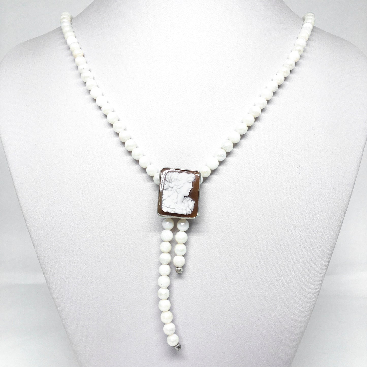 Collana Cammeo con Perle Volto Donna