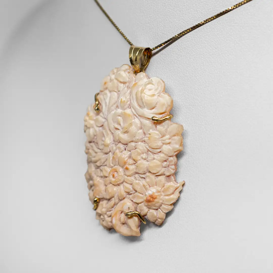 Artistic Cameo Pendant Flowers