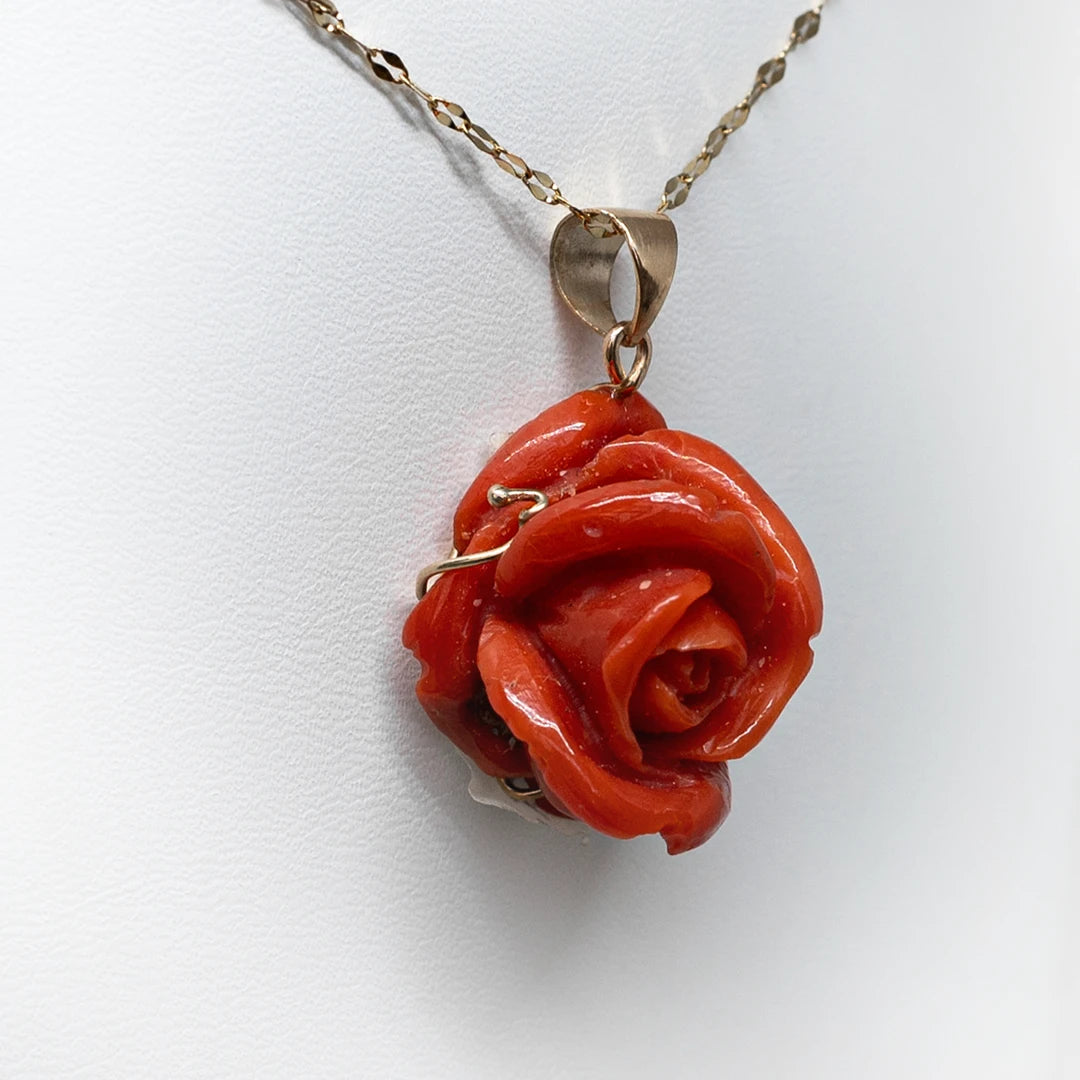 Pendente in Corallo Incisione Rosa