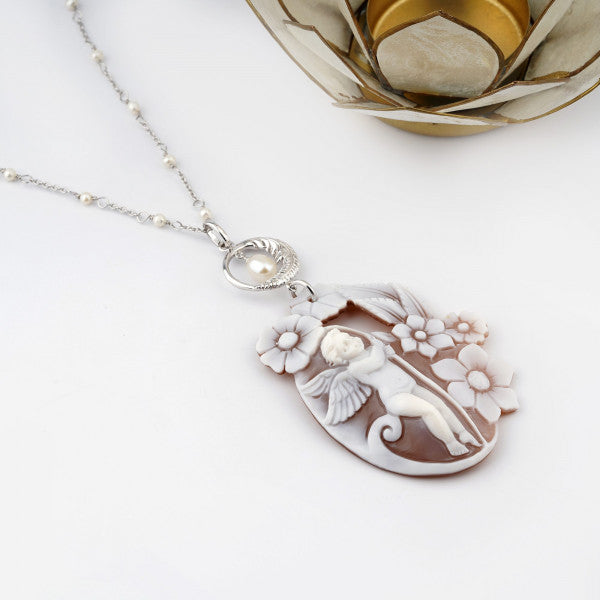 Italian Cameo Pendant Elysee Putto Cameo with Daisies