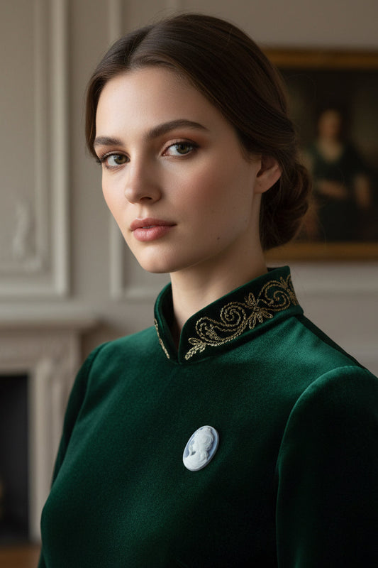 Cammeo Nudo in Agata incisione Profilo di Donna