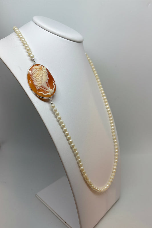 Collana in Perle e Cammeo incisione "Medusa"