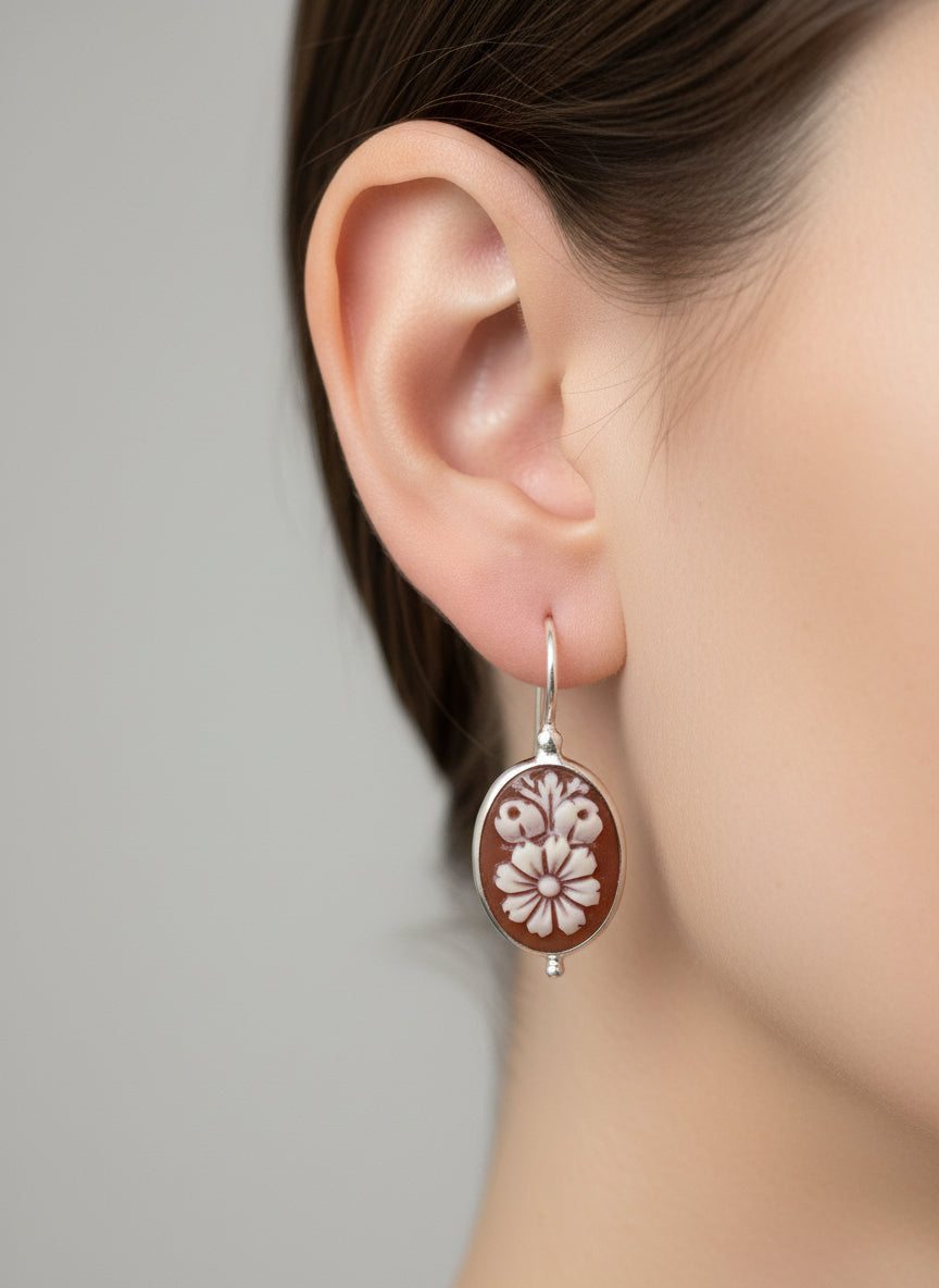Orecchini in Cammeo incisione "Fiore"