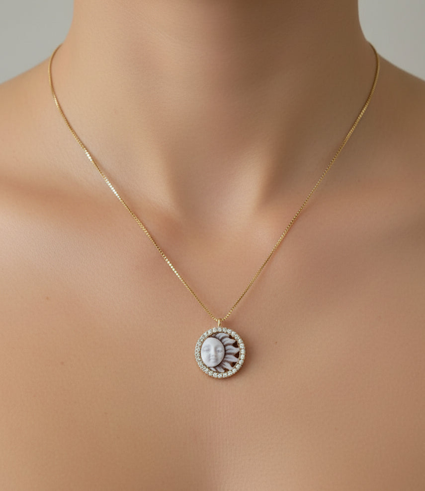 Collana in Cammeo incisione "Sole"