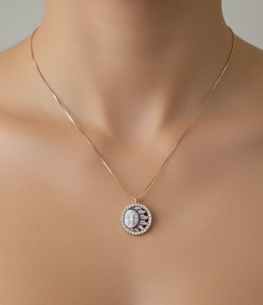Collana in Cammeo incisione "Sole"
