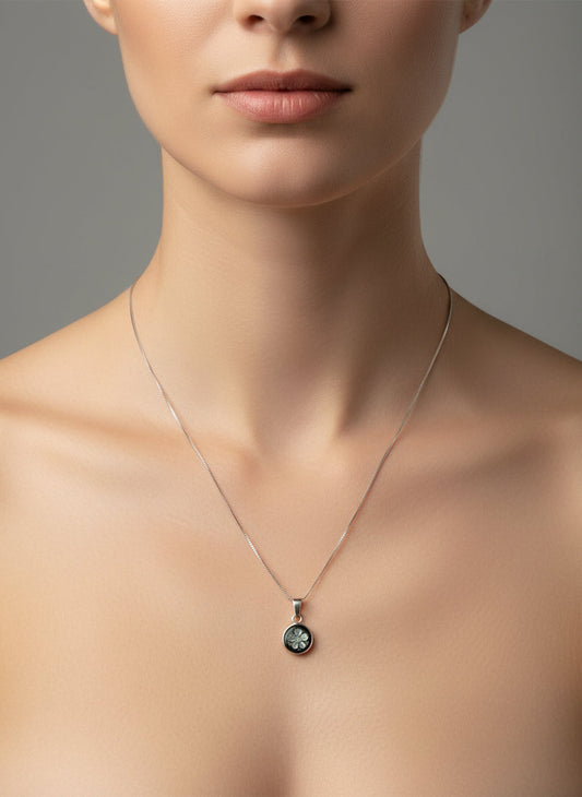 Pendente in Cammeo incisione "Fiore"